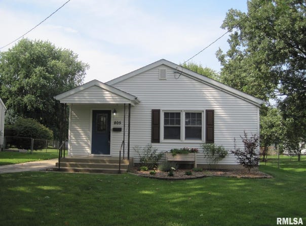 805 E ADAMS Street, Washington, IL 61571