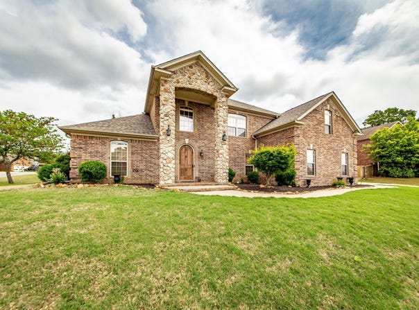 1916 Oakbrook Dr, Sherwood, AR 72120