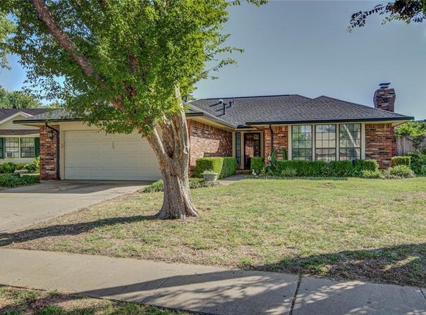 2813 ALLENS Trail, Edmond, OK 73003