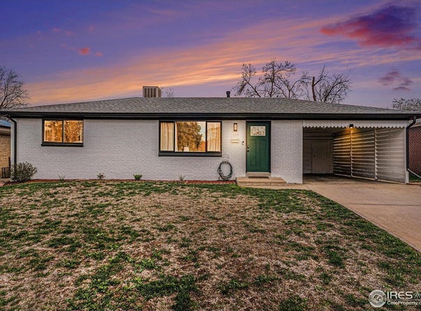 2566 S Stuart St, Denver, CO 80219