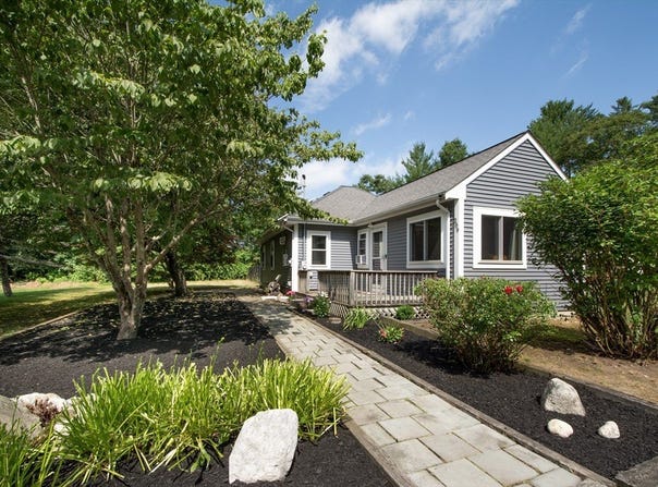209-r South St, Hanson, MA 02341