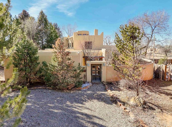 314 Spruce Ln, Taos, NM 87571-0000