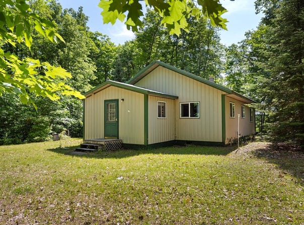 5046 MORAINE LAKE RD, Marenisco, MI 49947