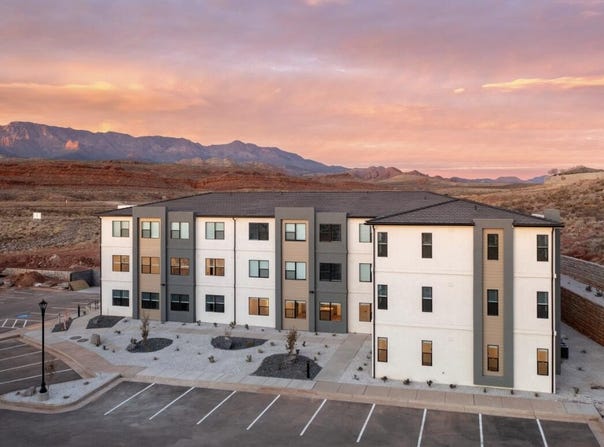 226 N CLIFF SIDE DR, Hurricane, UT 84737