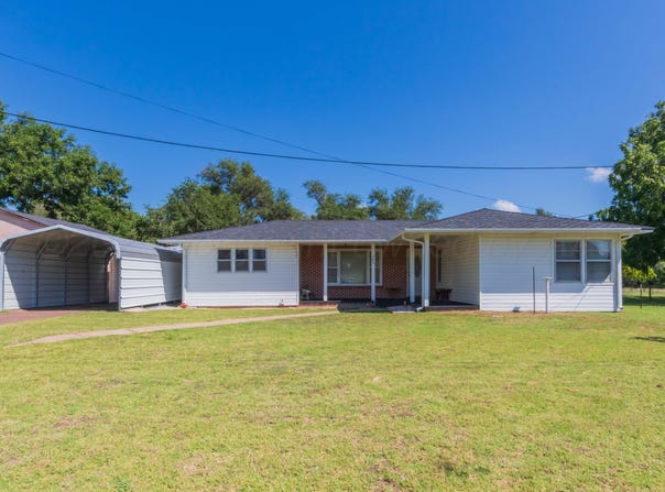 209 E 12th Street, Wheeler, TX 79096