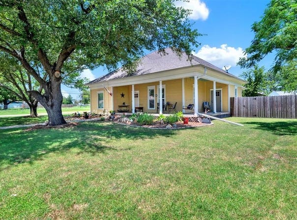 213 W Morton Street, Boyd, TX 76023