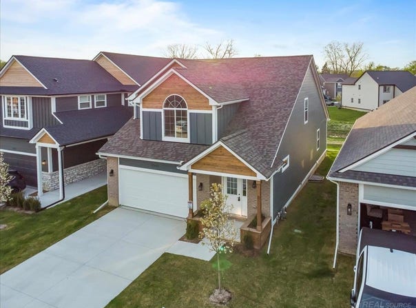 27621 Maryjane Lane E, Chesterfield Twp, MI 48047