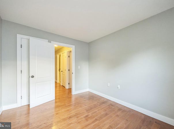 27 WILSON STREET, LAMBERTVILLE, NJ 08530