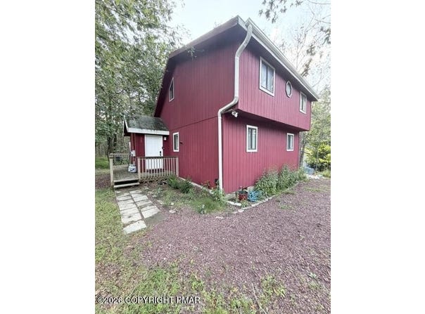 9078 Idlewild Drive, Tobyhanna, PA 18466