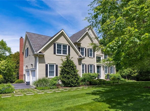 1 Northwest Passage, Barrington, RI 02806