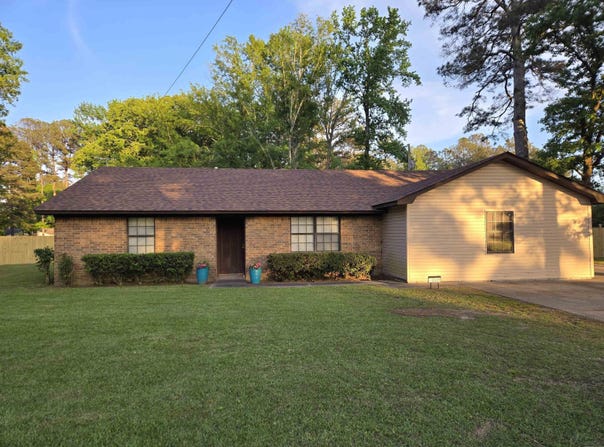 3609 Old Warren Road, Pine Bluff, AR 71603