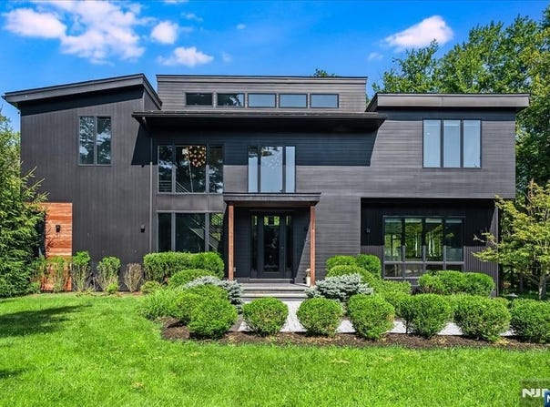 176 Edson Terrace, Franklin Lakes, NJ 07417