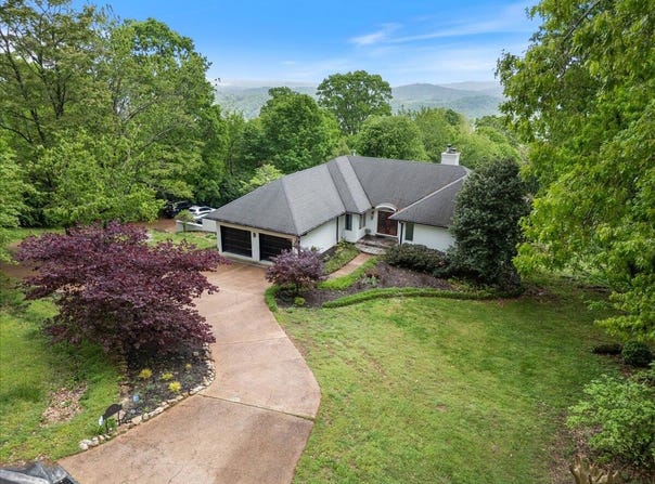 1419 Sunset Drive, Signal Mountain, TN 37377
