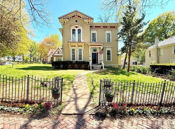 303 Arch Street, Leavenworth, KS 66048