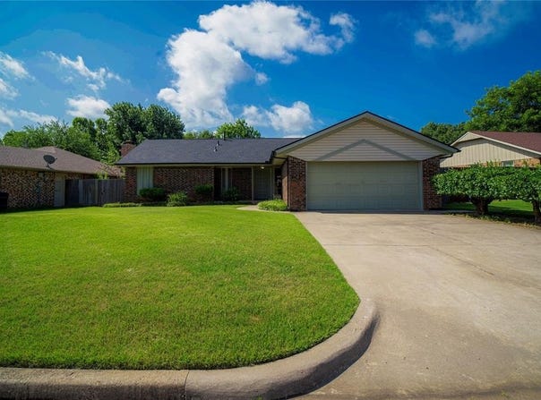 708 N Cross Timbers Drive, Moore, OK 73160