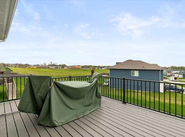 995 8th Street, Waukee, IA 50263