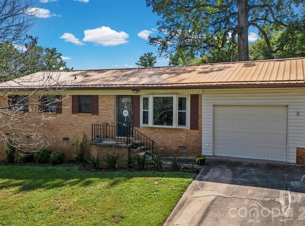2435 Lewiston Drive, Gastonia, NC 28054