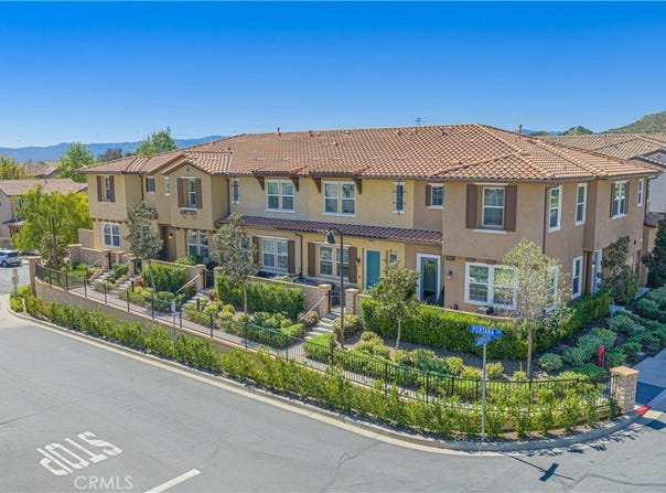 28706 Jardineras Dr, Valencia, CA 91354