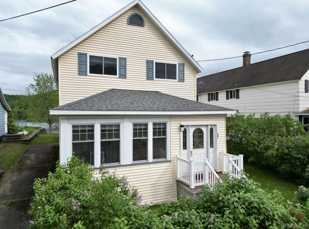 747 S Pine Street, Ishpeming, MI 49849