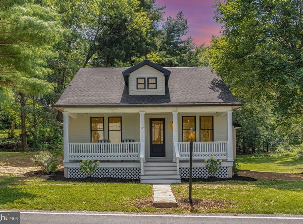 17 W WINDING HILL ROAD, MECHANICSBURG, PA 17055