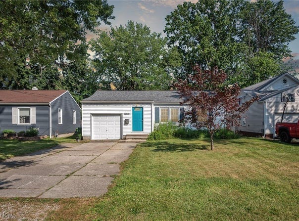 33894 Lawton Avenue, Eastlake, OH 44095