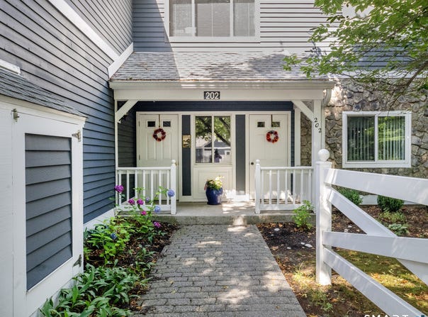 202 Windgate Circle, Monroe, CT 06468