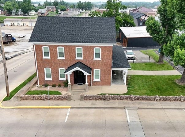 118 W Saint Joseph Street, Perryville, MO 63775