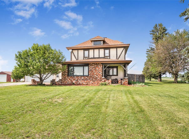2933 Little Wall Lake Road, Jewell, IA 50130