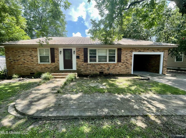 1103 N Yale Street, Cleveland, MS 38732