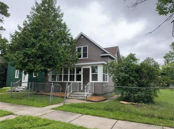 606 Wabigon Avenue, Buhl, MN 55713