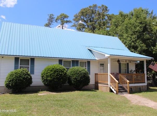 121 Pine Grove Road, Newport, NC 28570