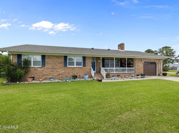 198 Mary Ella Road, Harkers Island, NC 28531