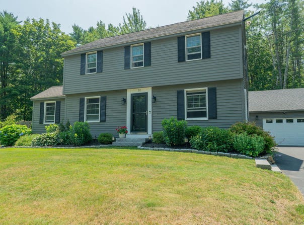 32 Pleasant Hill Road, Falmouth, ME 04105
