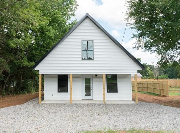 466 N Reveille ST, Magazine, AR 72943