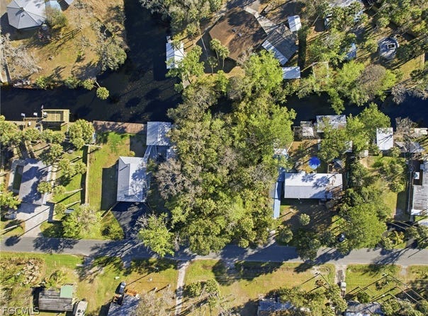 Fox Road, Astor, FL 32102