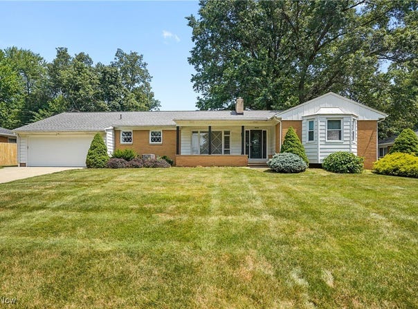 3215 Stanley Road, Fairlawn, OH 44333