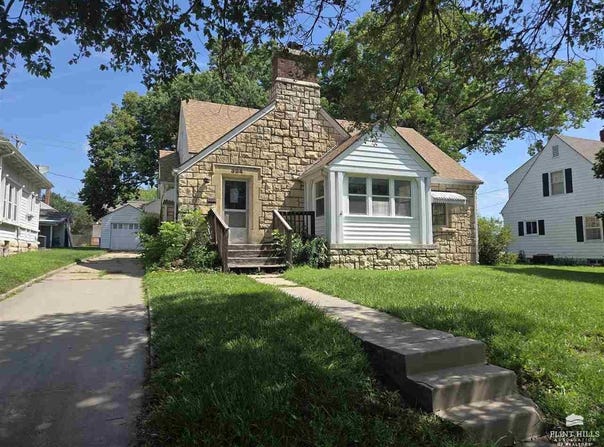 334 W Walnut St, Junction City, KS 66441