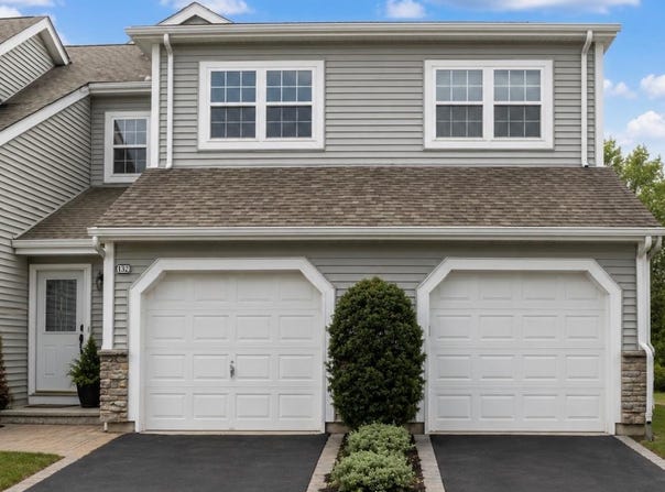 132 Carriage Lane, Plainview, NY 11803