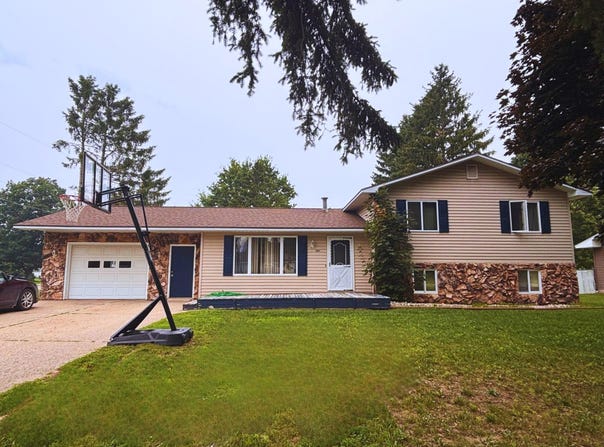 401 Sunnyside Street, Mancelona, MI 49659