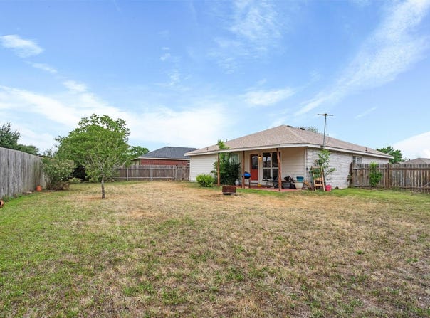 1516 Gunnison CV, Lockhart, TX 78644