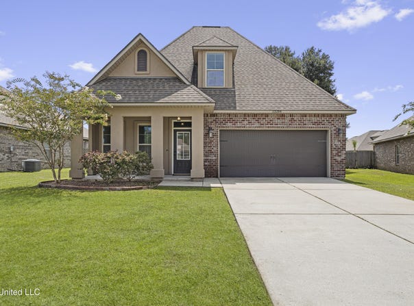13284 Hilliard Street, D'Iberville, MS 39540
