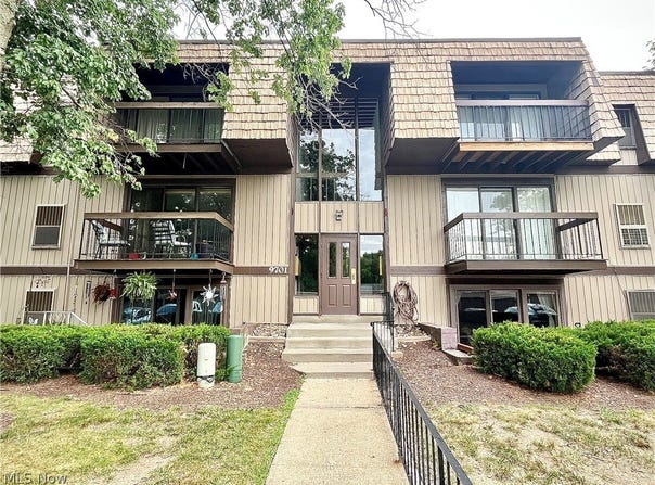 9701 Sunrise Boulevard, North Royalton, OH 44133
