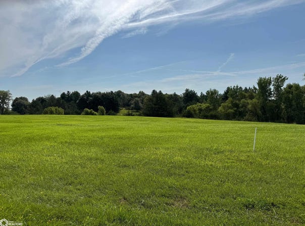 Grand Avenue, Fairfield, IA 52556