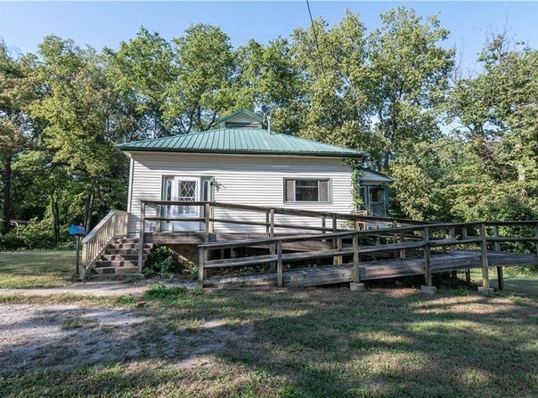 224 N 3rd Street, Neodesha, KS 66757