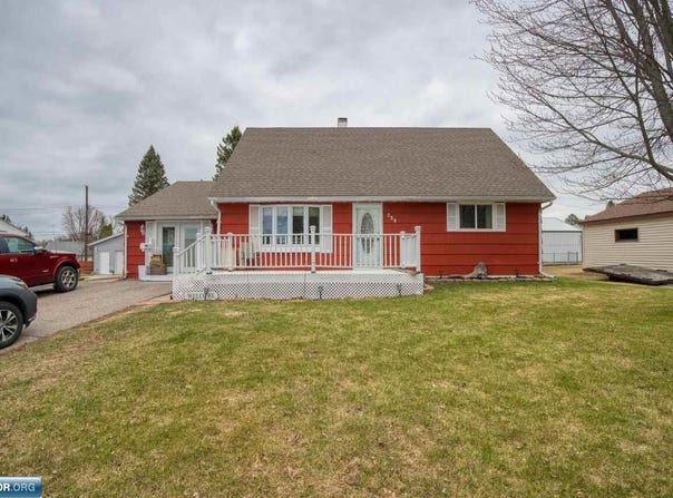 329 Wyandotte Rd, Hoyt Lakes, MN 55750-0000