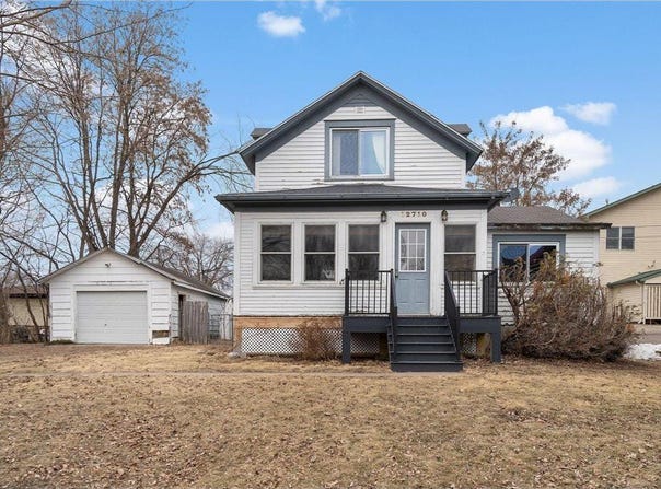12710 Newell Ave, Lindstrom, MN 55045