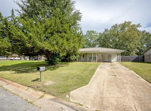 4213 Yosemite Drive, Ocean Springs, MS 39564