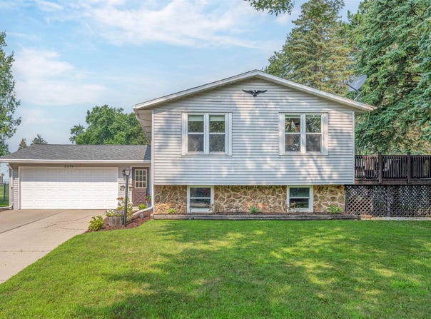 2276 SMITHVILLE Road, GREEN BAY, WI 54313
