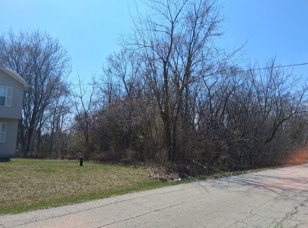 12933 W Polo Avenue, Waukegan, IL 60087