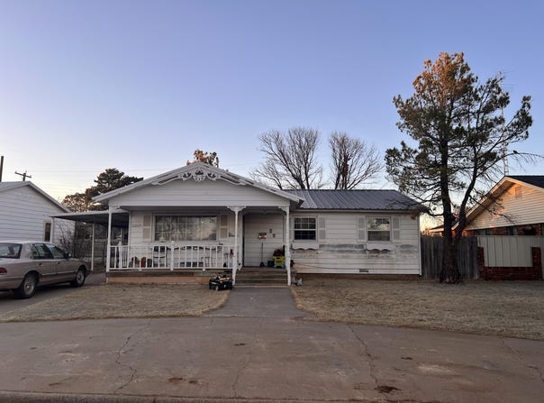 25 Crockett Dr, Tulia, TX 79088
